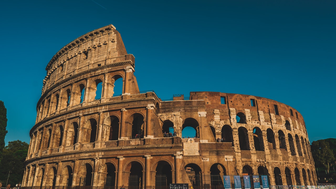 Colosseum_in_Rome_and_Italy.jpg